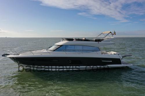 Prestige 560 Flybridge avis et fiche technique 